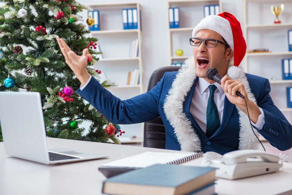 7 Сhristmas Party Ideas for Remote Employees  Traqq Blog